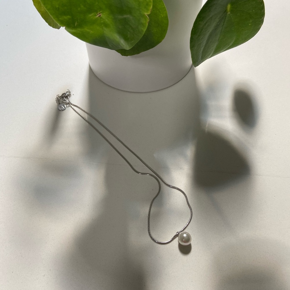 Majorica pearl pendent necklace